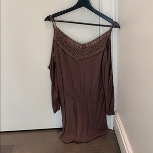 Shoulderless romper